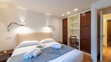 3 bedrooms, laptop workspace, iron/ironing board, free WiFi