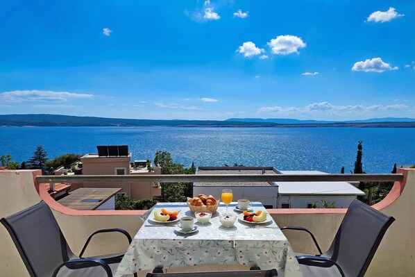 Standard Apartment, Multiple Bedrooms (Sea View Apartment Neti) | Outdoor dining