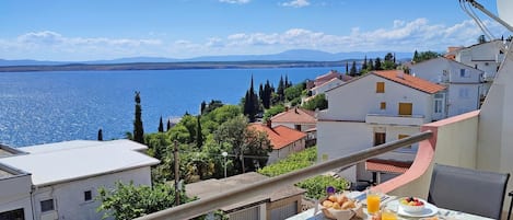 Standard Apartment, Multiple Bedrooms (Sea View Apartment Neti) | Outdoor dining