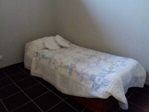 2 bedrooms, WiFi, bed sheets - 2 Bedroom Apartment in Trevignano Romano (Trevignano Romano)