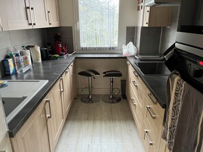 Dishwasher, cookware/dishes/utensils