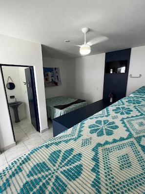 5 soveværelser, skrivebord, arbejdsområde til bærbare computere