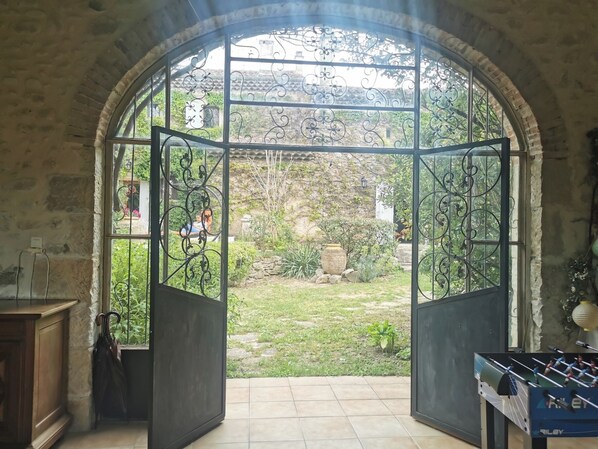 Games room - Domaine de Saint Gervais, group gite with reception room (Saint-Gervais-sur-Roubion)