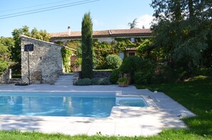 Outdoor pool - Domaine de Saint Gervais, group gite with reception room (Saint-Gervais-sur-Roubion)