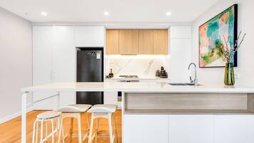 Fridge, microwave, oven, stovetop