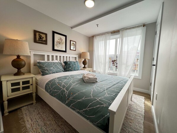 1 makuuhuone, työpöytä, silitysrauta/-lauta, Wi-Fi