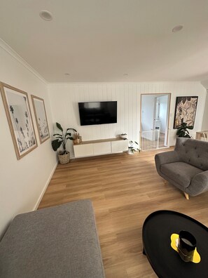 Living area - Beachside Townhouse (Frankston)