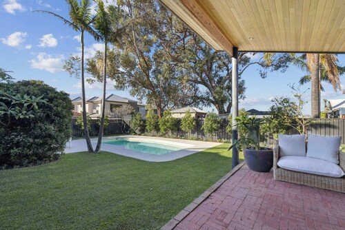 Stunning Large Home in Scarborough with a Pool