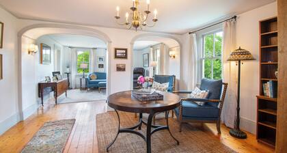 A historic, charming farmhouse in the heart of Midcoast Maine!