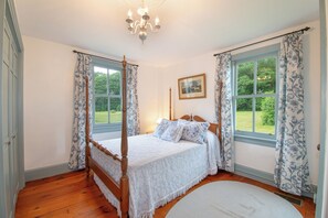 5 عدّة غرف نوم ومكواة/لوح كي وواي فاي مجانًا وملاءات أسرّة