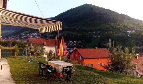 Pyramid View Lodge: View of the Pyramid of the Sun in Visoco, Bosnia-Herzegovina