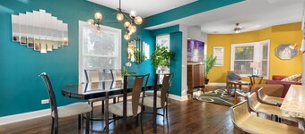 Stylish 3bd w/ backyard patio mins from Downtown! 