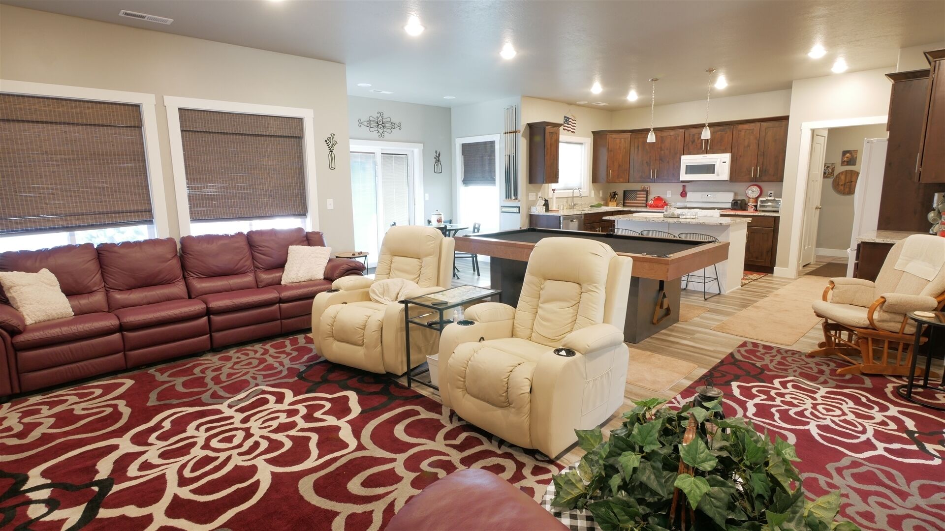 Charming single-level home with Garage
