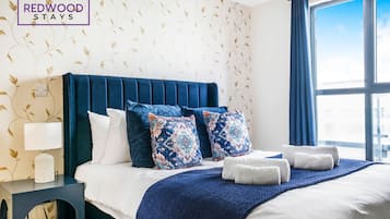 2 bedrooms, desk, iron/ironing board, WiFi