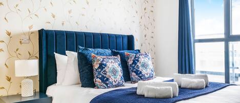 2 soverom, skrivebord, strykejern/-brett og wi-fi