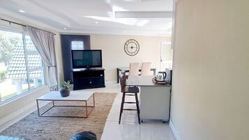 TV connectée, cheminée