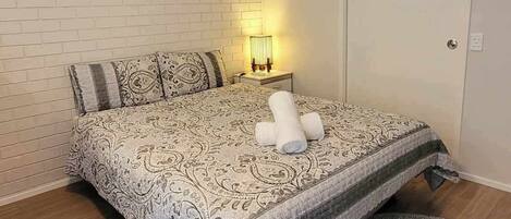 1 bedroom, WiFi, bed sheets