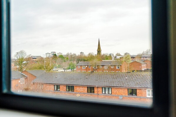 Exterior - Elm Apartments (Salford)