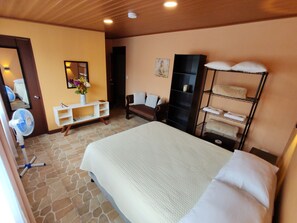 Comfort Room, 1 Queen Bed, Garden View - Mi Casa Su Casa (Monteverde)