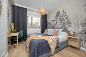 1 bedroom, desk, iron/ironing board, WiFi