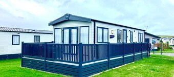 Luxurious Comfort at 102, Duckpool Lodge in Bude