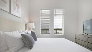 2 bedrooms, desk, iron/ironing board, WiFi