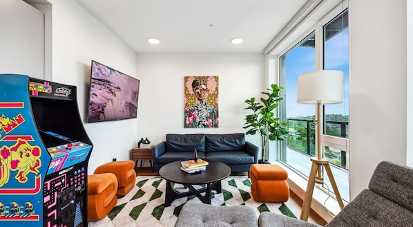 Smart TV - Landing | Amazing 1BD, Rooftop Lounge, Game Room (Seattle)