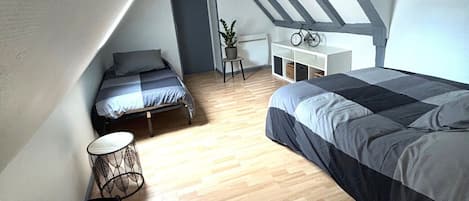 2 bedrooms, travel crib, WiFi, bed sheets