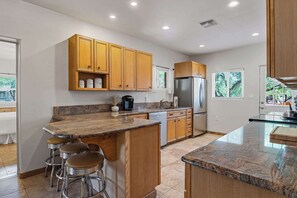 Fridge, microwave, oven, stovetop - Close to Mt. Lemmon, Large Heated Pool • Solana #2 (Tucson)