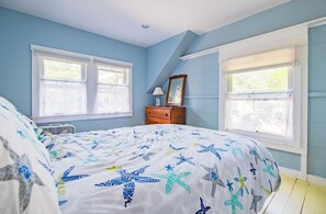 2 bedrooms, iron/ironing board, WiFi - Sweet Thing Summary: (Portland)