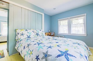 2 bedrooms, iron/ironing board, WiFi - Sweet Thing Summary: (Portland)