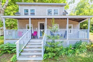 Terrace/patio - Sweet Thing Summary: (Portland)