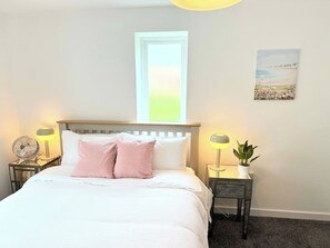 2 bedrooms, iron/ironing board, WiFi, bed sheets - Superb Deluxe Large apartment (Derby)