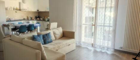 スマートテレビ、PC モニター