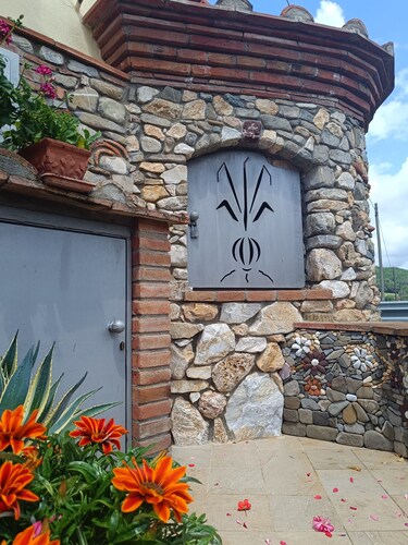 ReginaSerena,
8/10 persons. NEW
Typical, Ancient Farmhouse, completely restaured