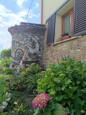 Exterior detail - ReginaSerena,
8/10 persons. NEW
Typical, Ancient Farmhouse, completely restaured (Toscana)