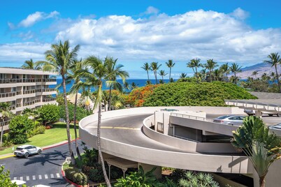 Maui Banyan #H-412 Ocean View, Great Location Near Kamaole Beach II