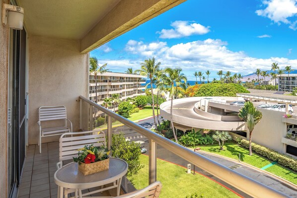 Property grounds - Maui Banyan #H-412 Ocean View, Great Location Near Kamaole Beach II (Kihei)