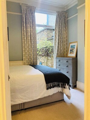 2 bedrooms, iron/ironing board, WiFi, bed sheets - Stunning 2 bedroom flat with large garden (London)