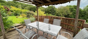 4 bedroom 3 bathroom spacious cottage nestled in woodland area