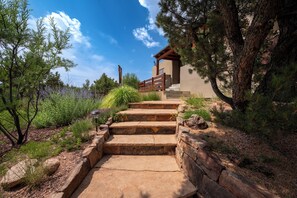 Property grounds - Casa Piñones | Stunning Mountain and City Views, just minutes from Downtown (Santa Fe)