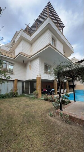 Exterior - A luxury 4 floors villa pyramids view (Pyramids Gardens)