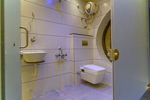 Ducha, artículos de tocador gratuitos, toallas, jabón