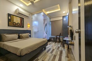 ملاءات للفراش لا تسبب الحساسية ومكتب وأسرّة قابلة للطي وواي فاي مجانًا