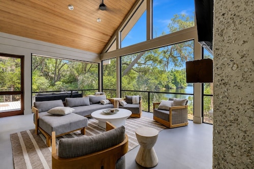 6 Baynard Cove - Escape to this luxury 5-bedroom Sea Pines home!