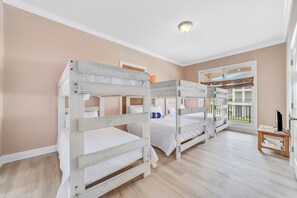 6 bedrooms, free WiFi, bed sheets, wheelchair access