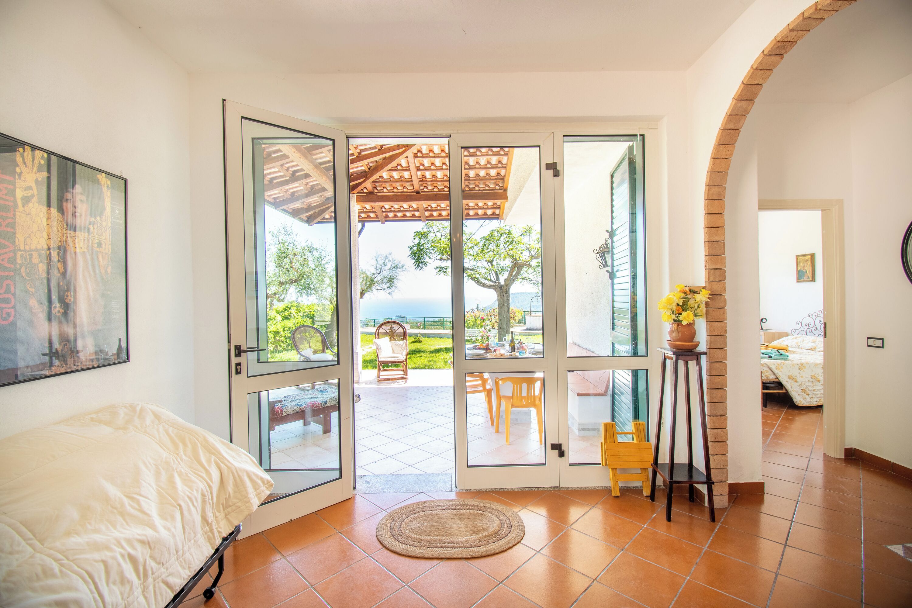 3 habitaciones y espacio para trabajar con laptop 
