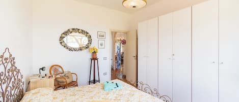 ファミリー ヴィラ ベッドルーム (複数) 2 バスルーム (Villa Maria Luisa vista mare,) | 3 室のベッドルーム、ノートパソコン用作業スペース、アイロン / アイロン台、WiFi (無料)