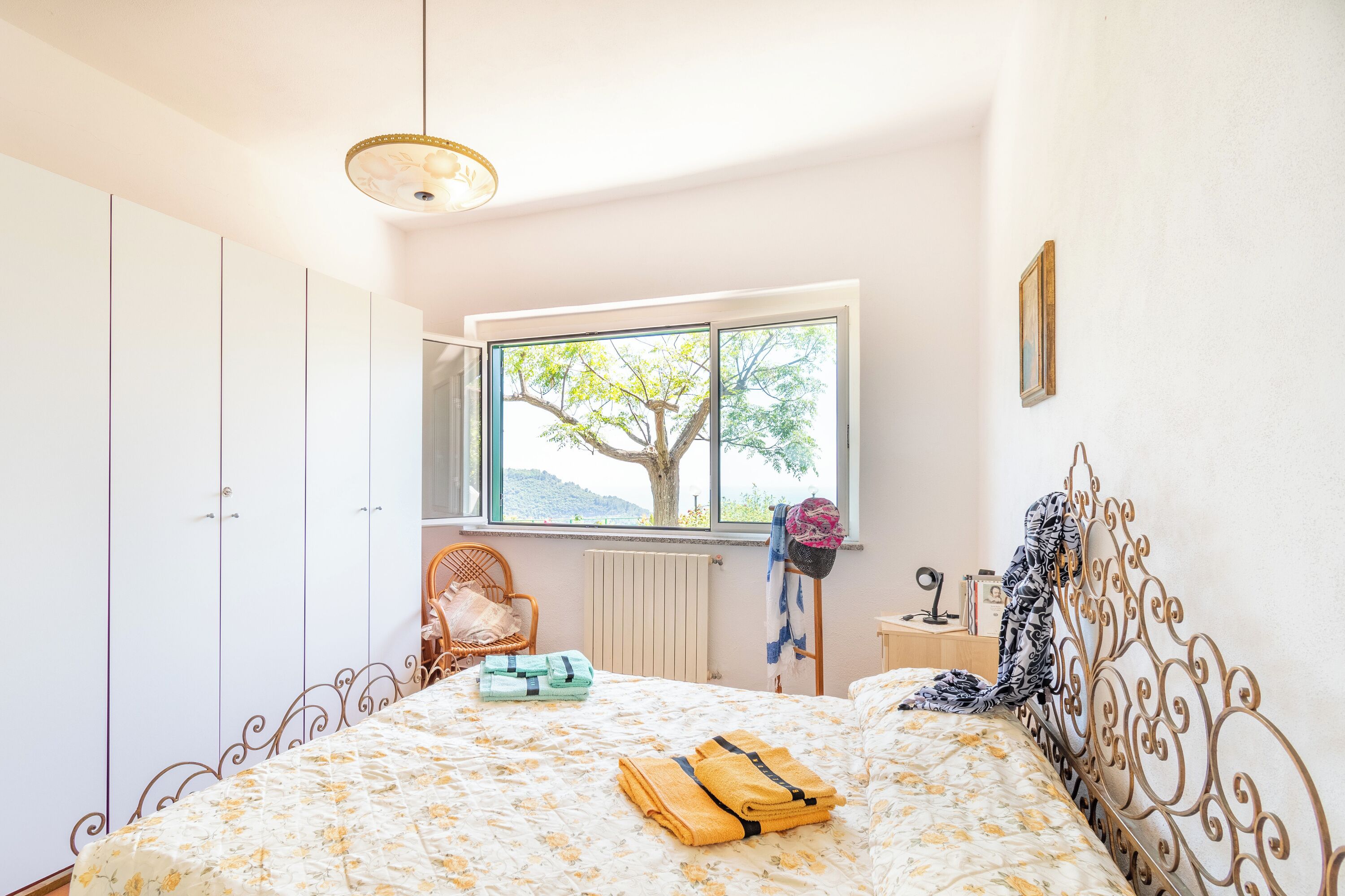 3 habitaciones y espacio para trabajar con laptop 