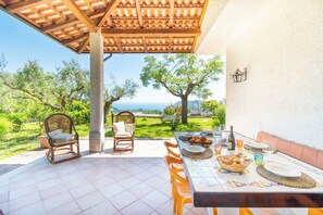 Family Villa, Multiple Bedrooms, 2 Bathrooms (Villa Maria Luisa vista mare,) | Outdoor dining - Villa Maria Luisa Vista Mare, Palinuro (Centola)